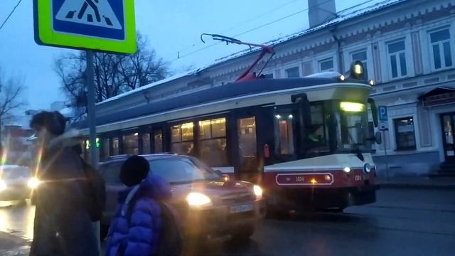Трамвай 71-415Р N-1034 на ул. Ильинская смотреть онлайн