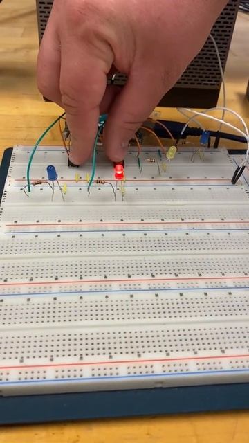 Lab 9 - 4 LED, 2 Switches, Arduino смотреть онлайн