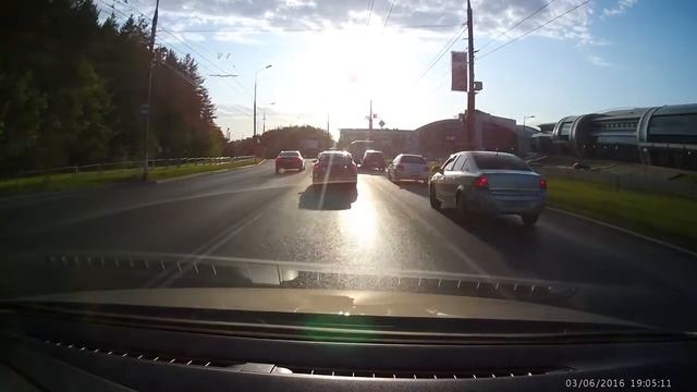 к221со777 проезд на красный и встречка. ( 2 ) смотреть онлайн