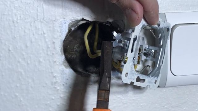 3 Secret Socket Repair Tricks The Electrician Has Kept From You смотреть онлайн
