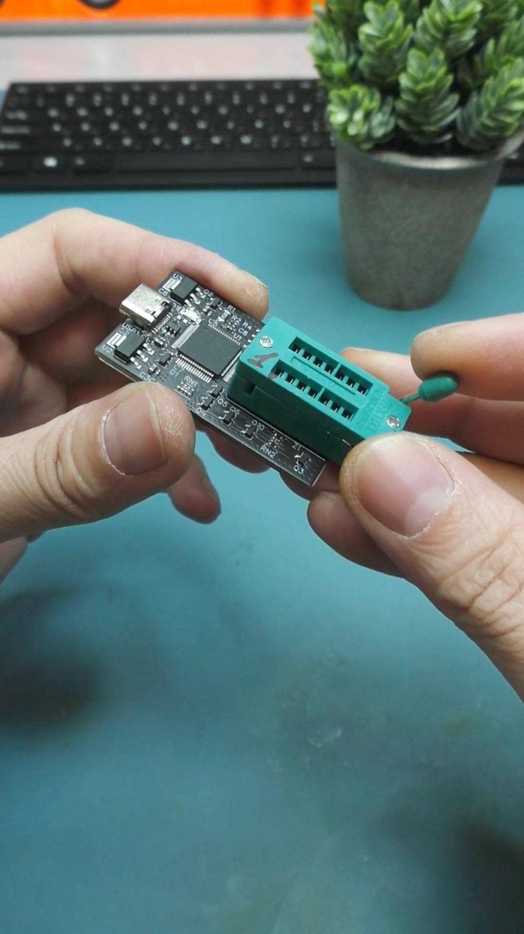 Программатор Raccoon (Енот) смотреть онлайн