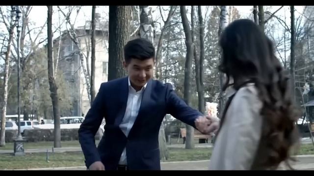 Любовь как сон - Ulukmanapo x Бегиш (Бир мешок акча) смотреть онлайн