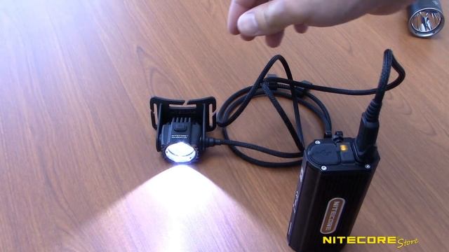 (Discontinued) NITECORE HC70 1000 Lumen LED Headlamp with External Battery Case смотреть онлайн