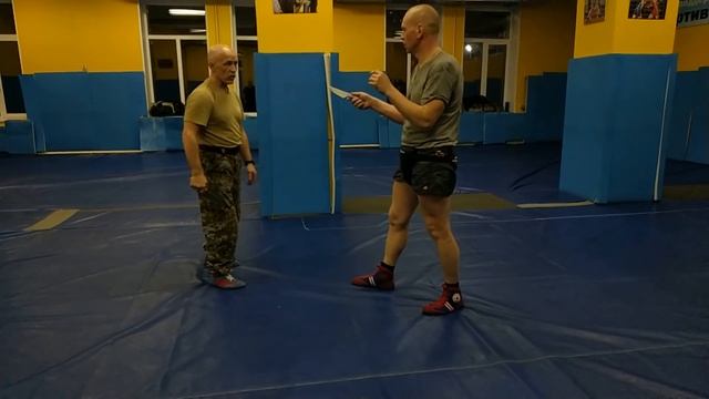 В Н Крючков Нож Упражнение Уход во внутрь с порезом руки ,ноги и уколом в живот смотреть онлайн