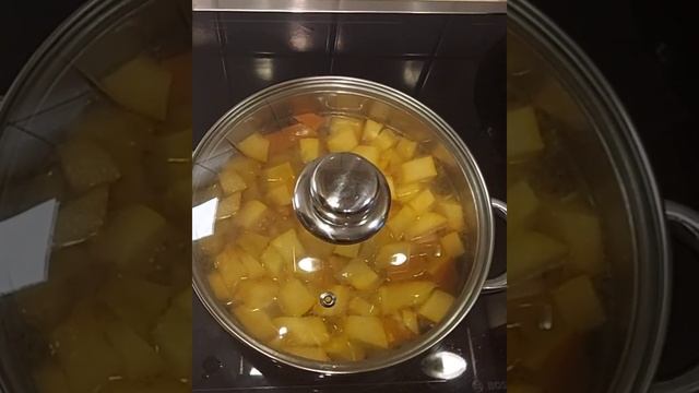 Kürbissuppe mit Kürbiskernen🎃/Sehr lecker/Тыквенный суп🎃 с Тыквенными семенами смотреть онлайн