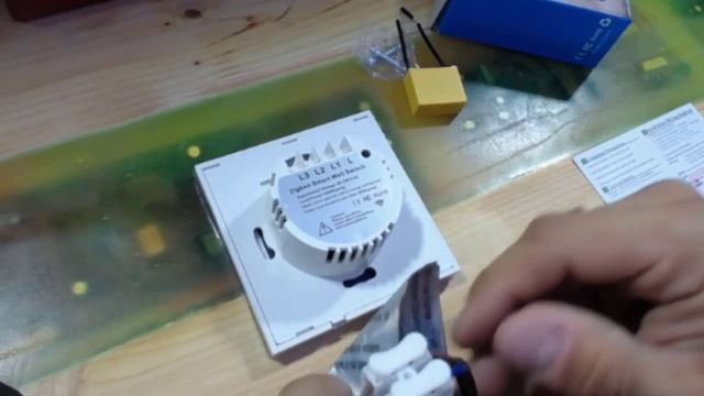 J'ai testé un interrupteur tactile Zigbee sans neutre смотреть онлайн