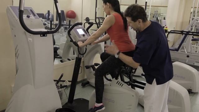 Упражнения на кардио тренажерах при болезни Бехтерева смотреть онлайн