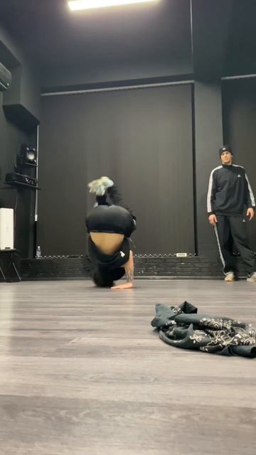 МОИ ТАНЦЫ ТЕБЯ ВЛОХНОВЯТ ЖИТЬ❤️ ПОДПИСЫВАЙТЕСТЬ ДРУЗЬЯ #shorts #shortsvideo #dance