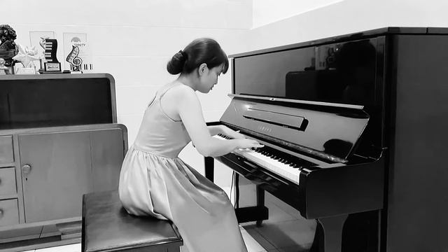 Ivania Tan - Chopin, Etude Op. 10 No. 4 смотреть онлайн