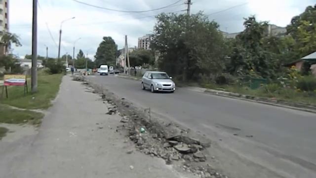 У Тернополі на Галицькій кладуть бордюри смотреть онлайн