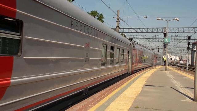 "Летний длинносоставный!" ЭП2К-269 прибывает с поездом №127 смотреть онлайн