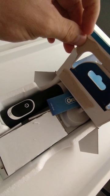 электрическая зубная щётка Oral-B vitality 100 смотреть онлайн