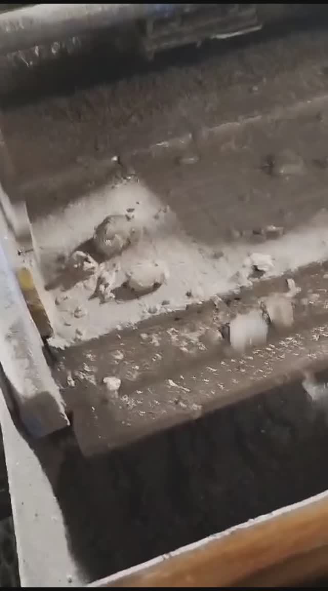 Работа вибросит. Вынос шлама во время бурения тех колонны 245 мм. смотреть онлайн