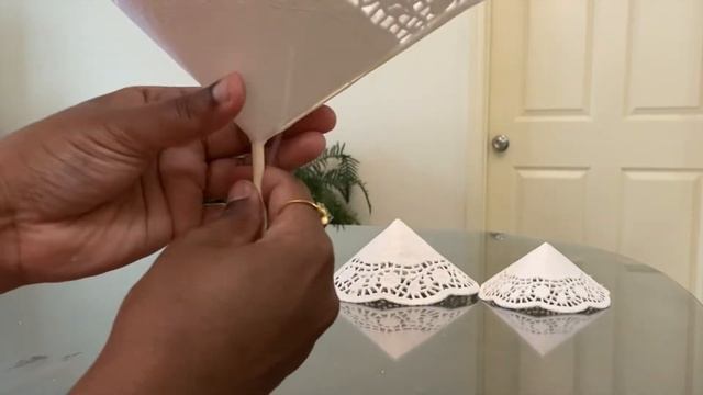 DIY Dollar Tree Tabletop Christmas Tree | Dollar tree christmas crafts 2021 | Doily Christmas Tree смотреть онлайн