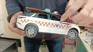 Bruder 2885 - Range Rover Velar ambulance