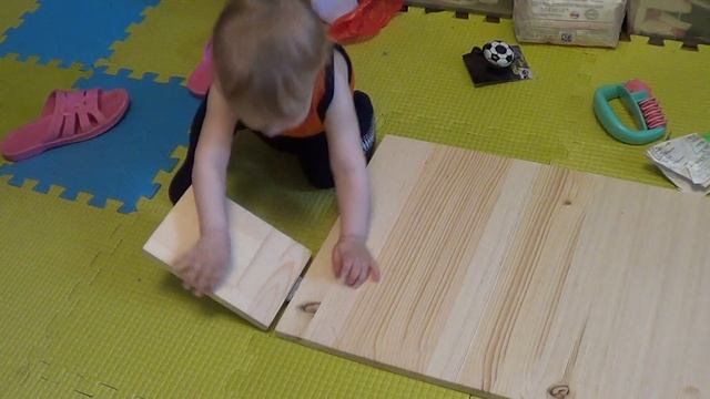 У нашего бизиборда появилась первая дверца!!! смотреть онлайн