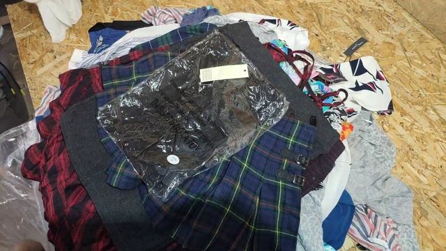 Распаковка мешка "Сток Америка" на оптовой базе секонд-хенд и #сток #экстрасток смотреть онлайн