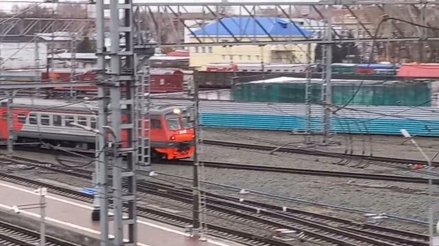 ЭД4М-0349 заезжает в ТЧПРИГ-31 Омск. смотреть онлайн