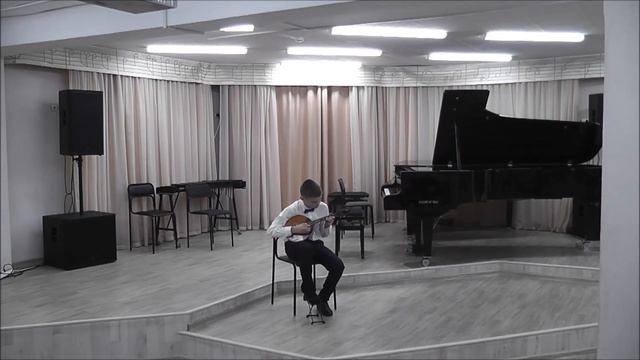 В. Матряшин «На тройке» Исполняет Роман Яковлев (домра соло) смотреть онлайн