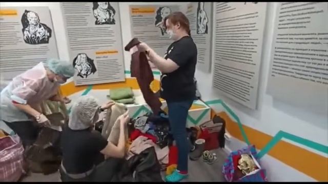 Разбор вещей для подопечных фонда Доктор Лиза смотреть онлайн
