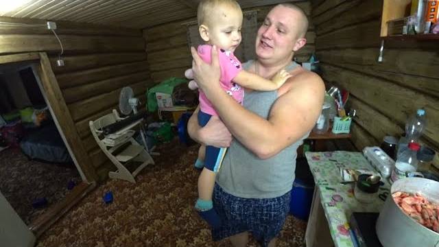 Долгожданный переезд в свой дом с ребенком, пришло время зимовать смотреть онлайн