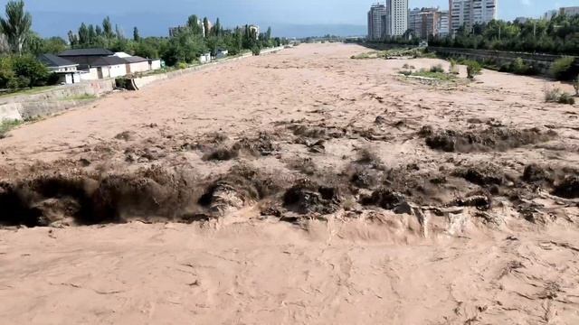 Страшная сила природы #flood #cataclysms #dushanbe смотреть онлайн