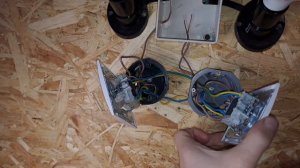 Как Подключить Двухклавишный Проходной Выключатель?