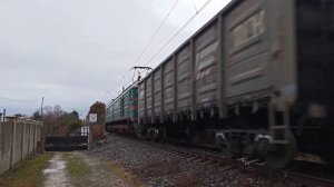 Вл8-914 следует по Перегону с грузовым поездом + Тифон Т9 и Трёхголосый свисток!