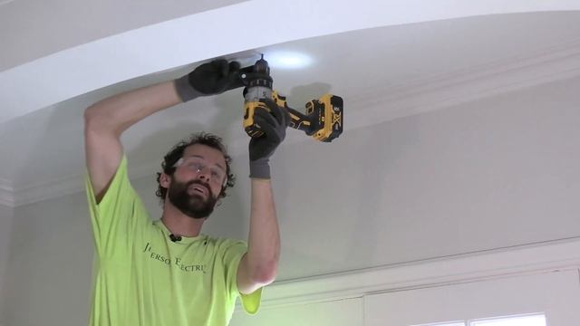 How To Install Recessed Lights In An Old Ceiling смотреть онлайн