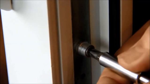 Установка защелки балконной двери с роликом смотреть онлайн