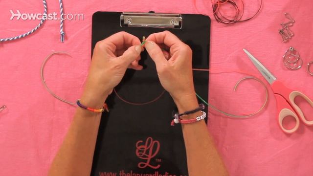 How to Make Spiral Friendship Bracelet | Bracelet Patterns смотреть онлайн