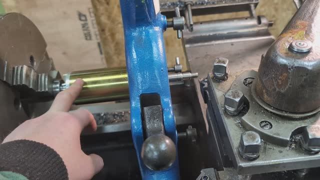 Про токарку. Поиск центра на заготовке и работа с люнетом смотреть онлайн