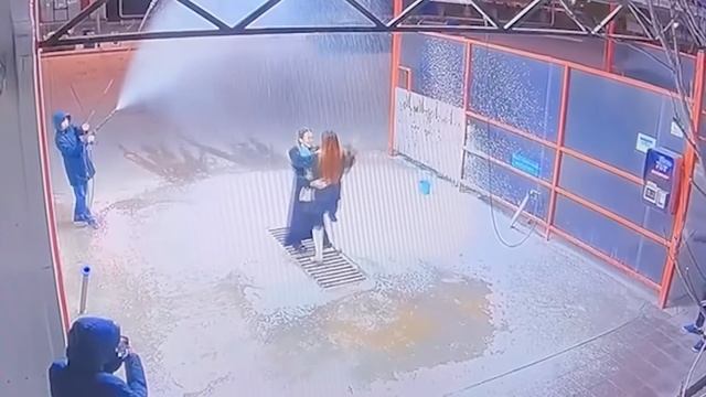70 Incredible Moments Caught on CCTV Camera смотреть онлайн