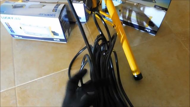 Lampara Lucky LED 3x50W смотреть онлайн