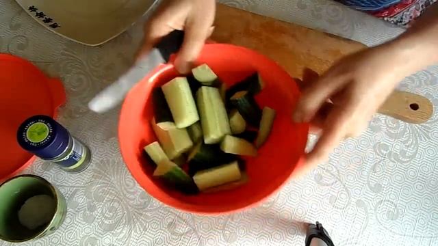 Быстрые малосольные огурцы. смотреть онлайн