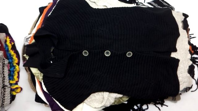 Мешок № 08101 Свитера Микс Крем+Экстра. Арт 3321. Вес 21 кг. Кол-во 74 шт смотреть онлайн