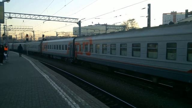 ЭП2К с поездом Москва-Сухум. смотреть онлайн