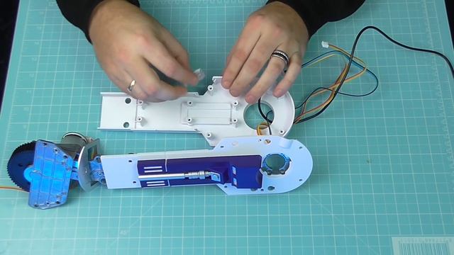 Build Your Own R2-D2 - Issue 55 - Left Wheel Motor смотреть онлайн