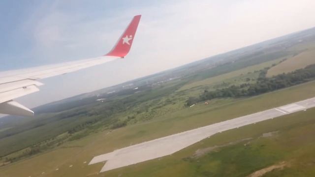 Взлет воздушного судна Boeing 737-800 авиакомпании Corendon Airlines. SVX - AYT