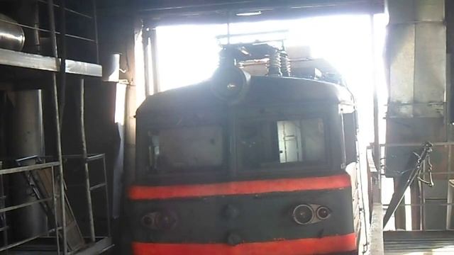 Электровоз в депо Борзя смотреть онлайн