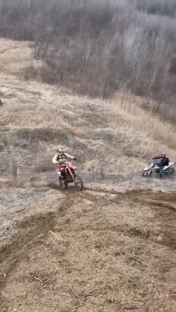 FX 450, Холшот и Зумчик тащат 💪🏻 Катаем гостей по карьеру! #эндуро #motomaniac #хардэндуро #мото смотреть онлайн