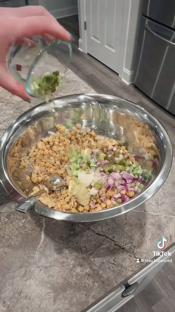 Healthy Lunch Ideas: Chickpea Salad Recipe for an Easy Meal Prep смотреть онлайн
