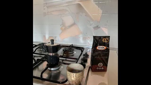 ENG | Caffè Bristot | How to make coffe with Moka смотреть онлайн