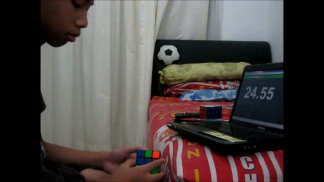Kukuh - 15.33s Single 3x3x3 Rubik's Cube смотреть онлайн