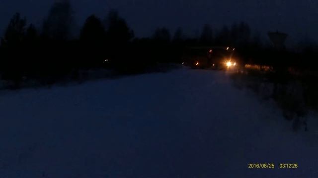 26 ноября. Лес вокруг деревни, а фонари на столбах сняты. Уже ходят волки. смотреть онлайн