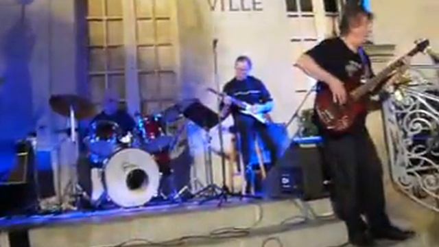 CRYING IN A STORM par THE BLACK SHADOWS100 смотреть онлайн