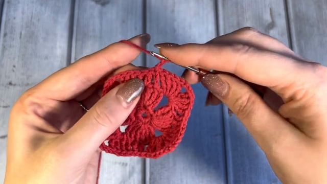 Простой ажурный мотив крючком. Соединение мотивов. смотреть онлайн