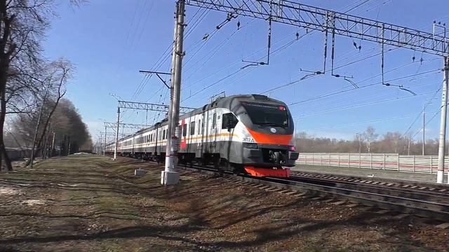 Встреча электропоездов ЭП2Д-0215 (ЦППК) приг. поезд №6515 + ЭП2Д-0183 (ЦППК) приг. поезд №6416. смотреть онлайн