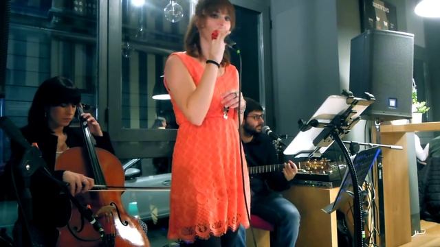 Blue Marbles - Walk On - live Caffè Vergnano смотреть онлайн