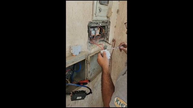 how to install Tongou wifi circuit breaker 25A 230v? смотреть онлайн